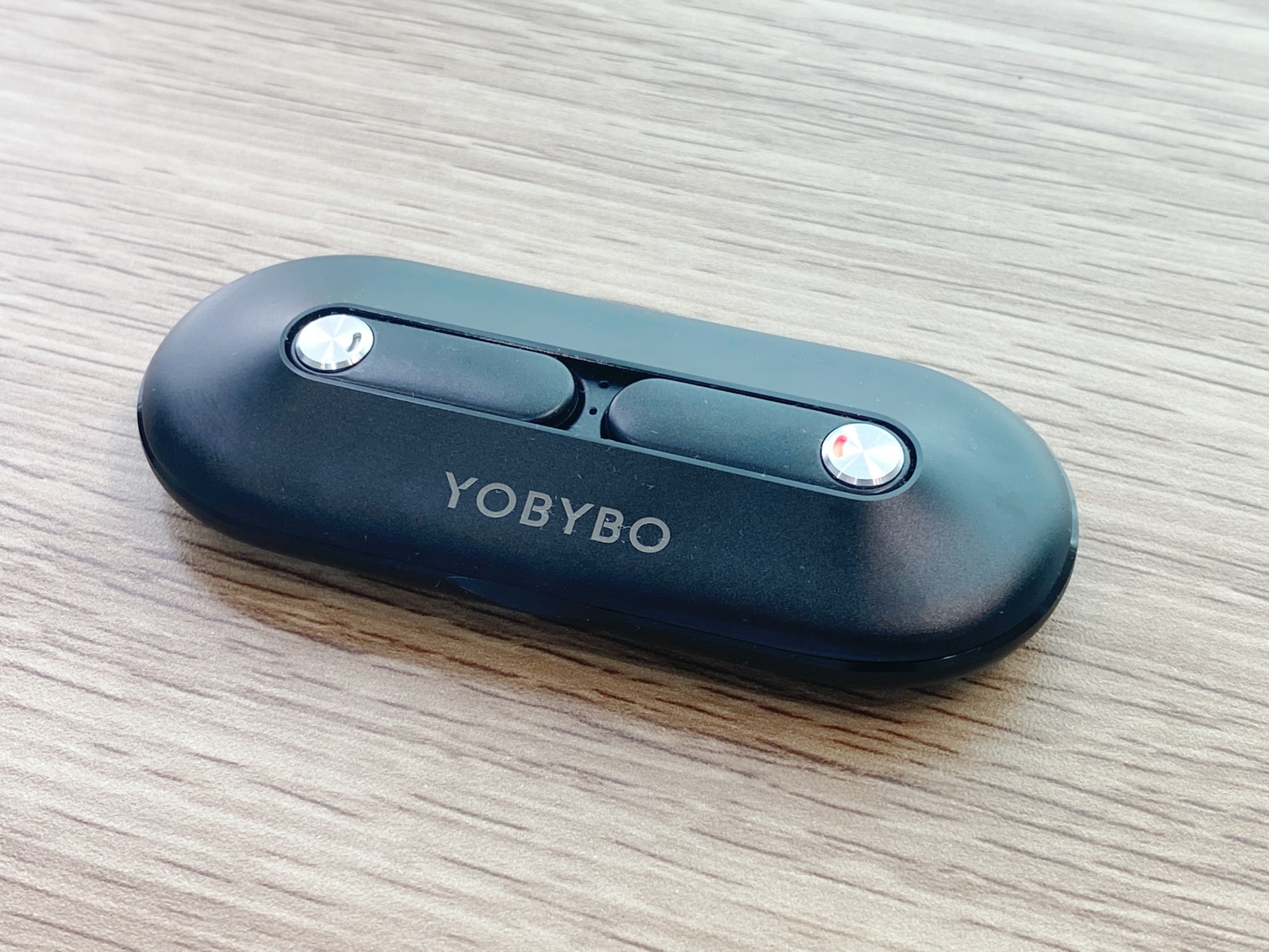YOBYBO CARD20レビュー】「世界最薄」の完全ワイヤレスイヤホンは装着 